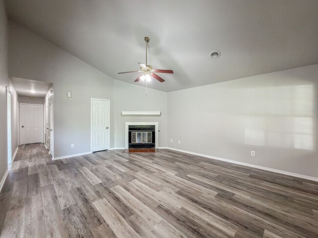 Photo - 35 Aberdeen Cir