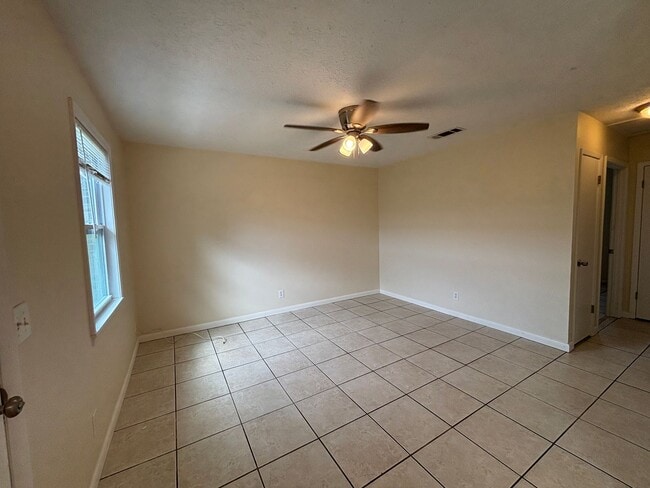 Photo - 1102 Frankford Ave Unit B