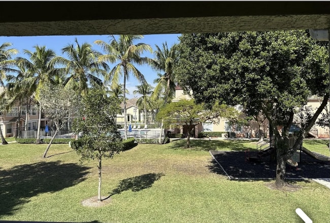 Photo - 811 Belmont Ln