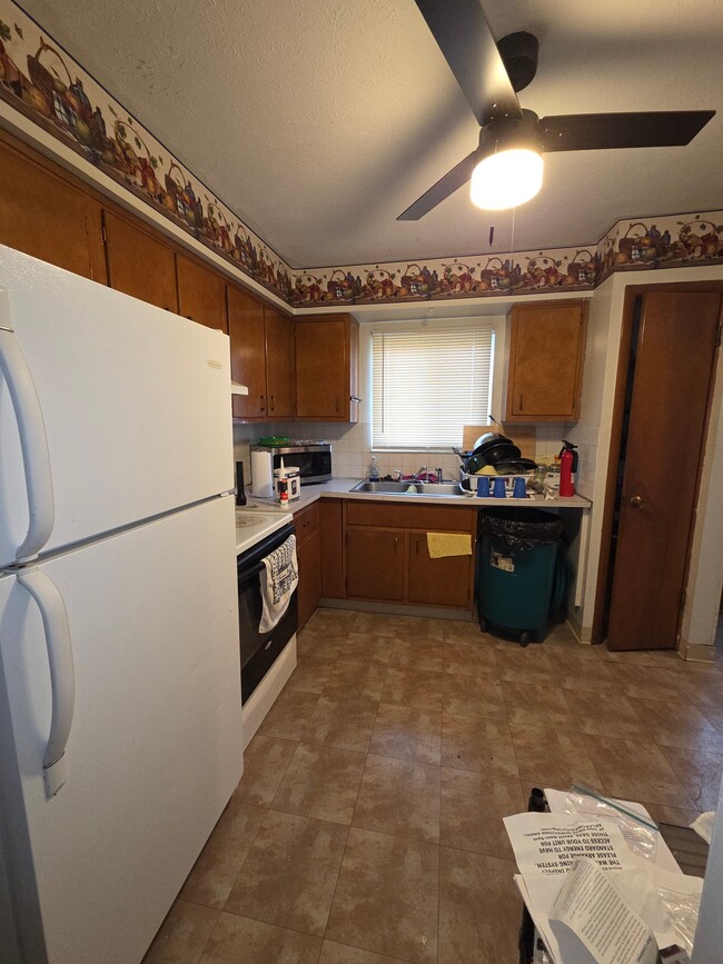 Photo - 27701 Mills Ave
