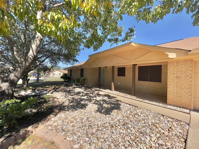 Photo - 706 Heritage Trail