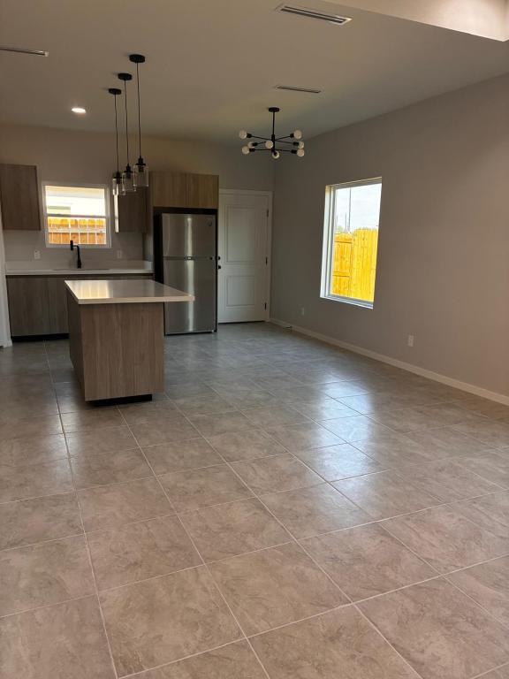 Photo - 608 N Alexandrite Ave