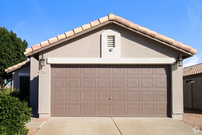 Building Photo - 9914 E Diamond Ave Rental