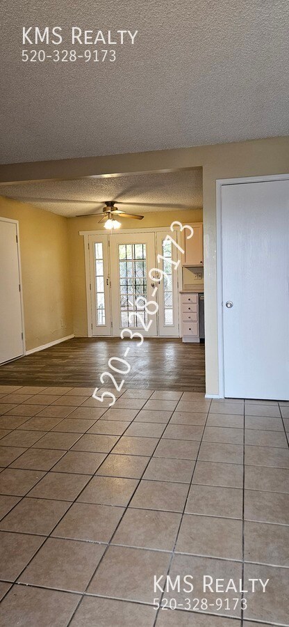 Photo - 3 Bedroom 2 Bath-7122 E Seattle Dr-OWNER/A...