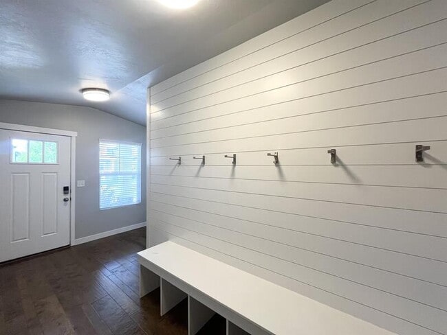 Photo - 621 Koins Way