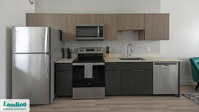 Photo - 2323 N 150th Dr Unidad B-2079.1405334