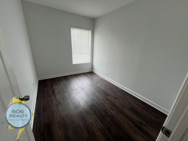 Photo - 3420 W Irving Park Rd