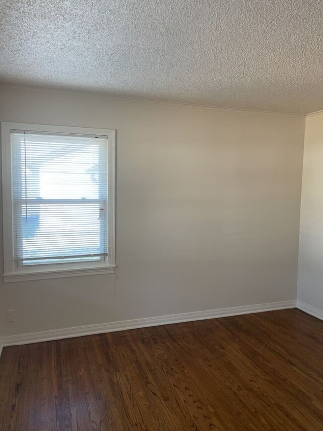 Photo - 319 S 48th W Ave