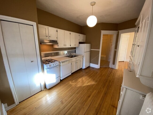 Building Photo - 1 Bed 1 Bath Historic Preserved Douglas Ap... Unit 3 Rental