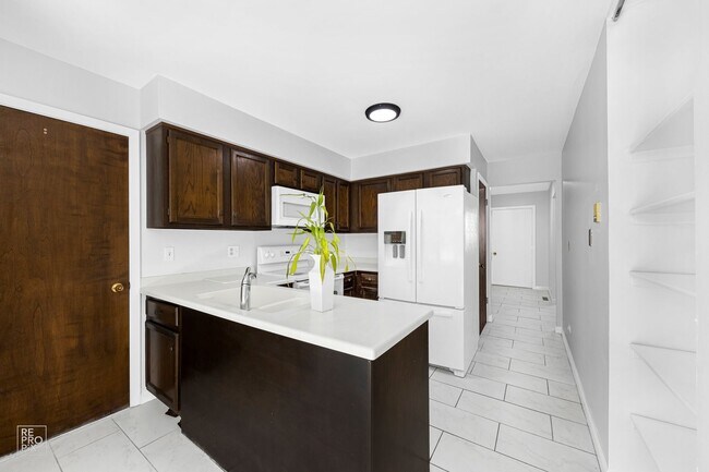 Photo - Cambridge Subdivision in Libertyville! Available June 23!