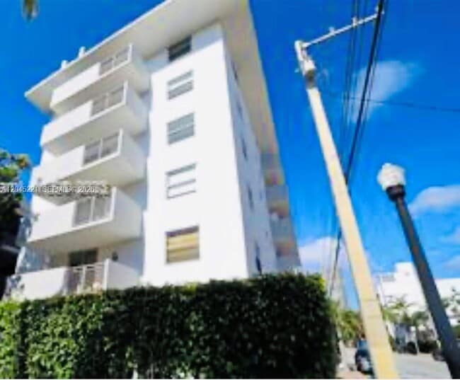Building Photo - 360 Meridian Ave Unit 4A
