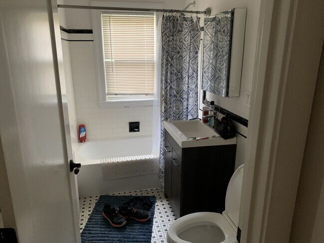 Photo - Modern Condo with 1.5 Bathrooms and new appliances