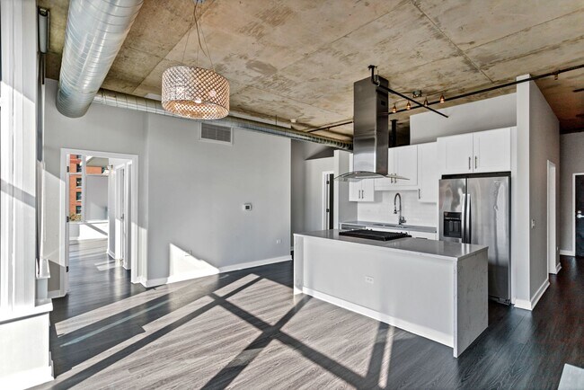 50 E 16th St Unit 515