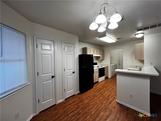 Photo - 125 Cedargrove