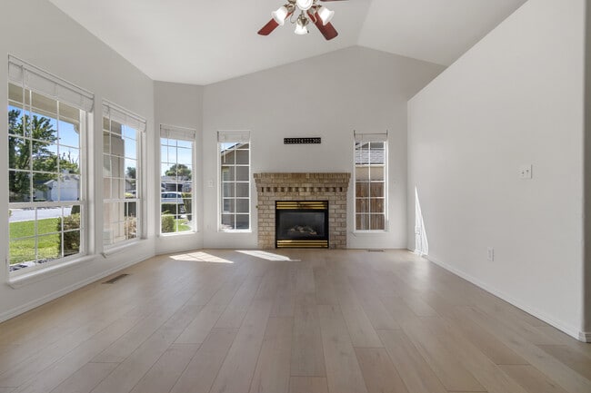 Photo - 2114 E Olympic Ave