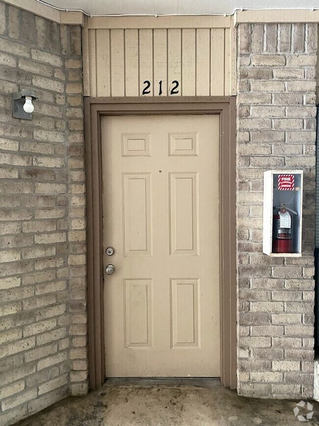 Building Photo - K657 - Guadalupe Square #212 Unit 212 Rental