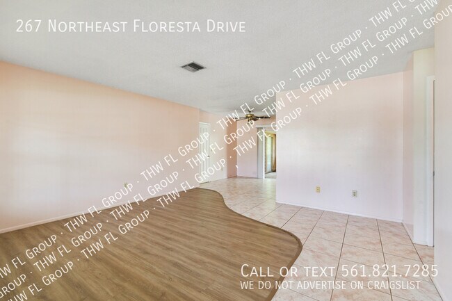 Photo - 267 NE Floresta Dr