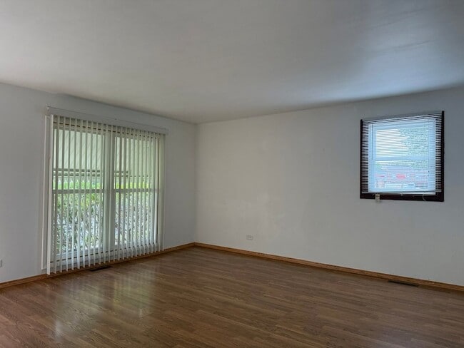 Photo - 723 S Lake St