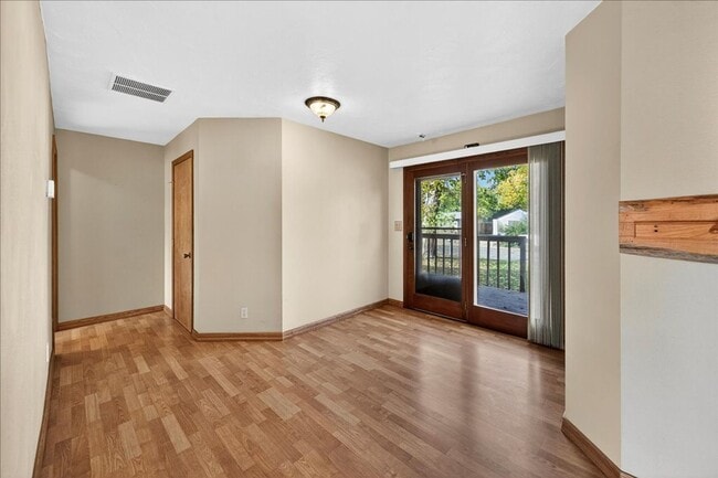 Photo - Spacious 4-Bedroom Home Minutes from Downt...