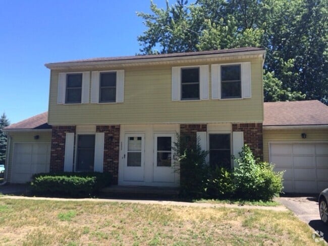 Building Photo - 6839-6841 Woodlake Unit 6839 Rental