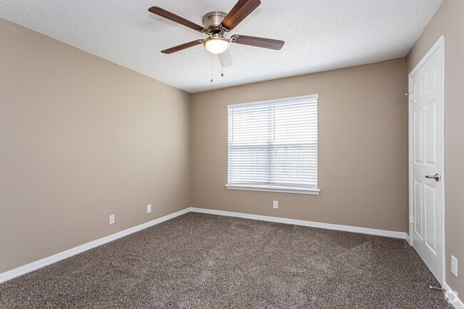 1BR, 1BA - 771SF