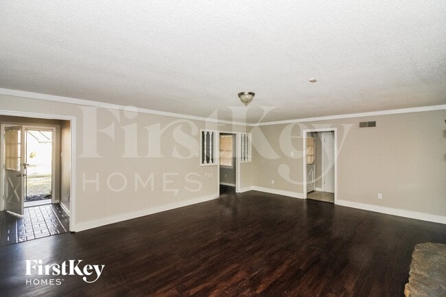 Photo - 3075 Barrycrest Dr