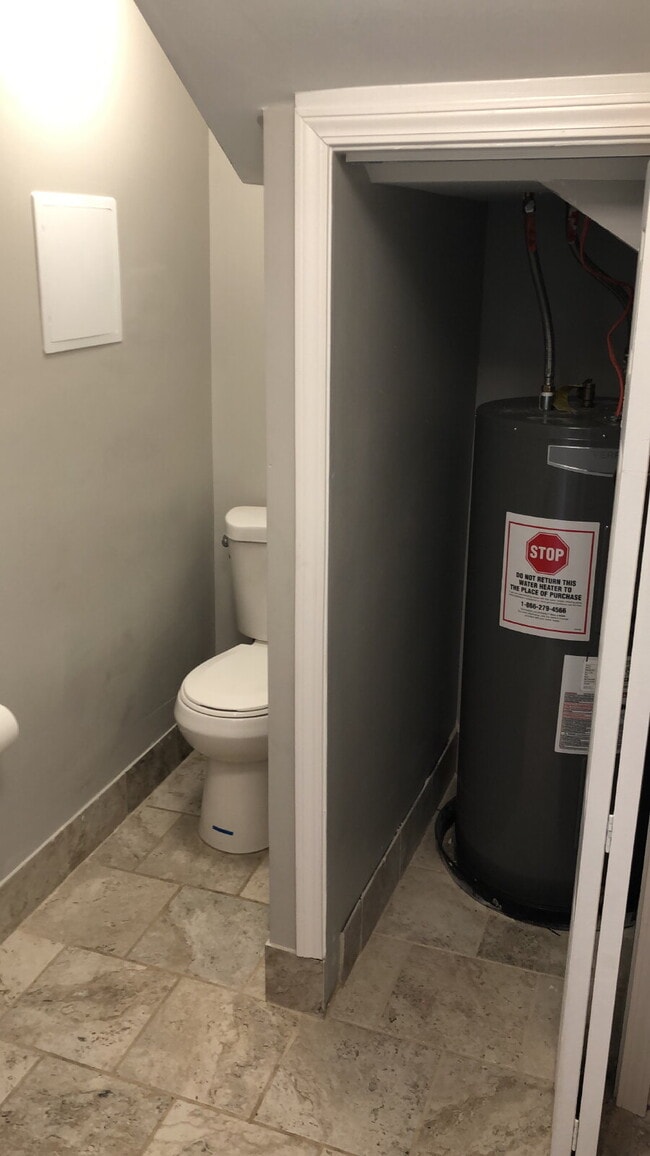 Photo - 3 bedroom in Glassport! Sign a lease befor... Unit Rear