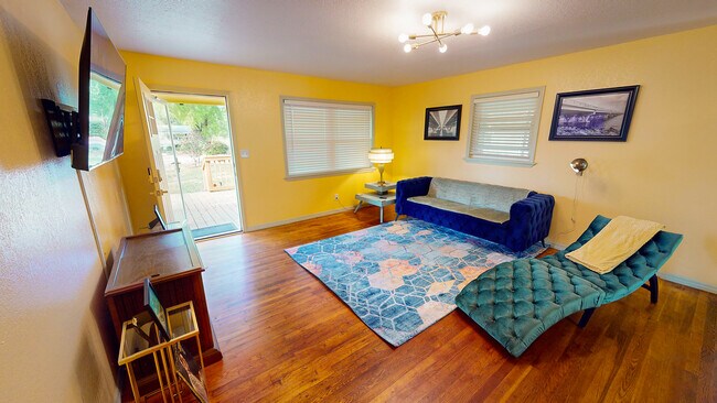 Photo - 8375 Lawton St