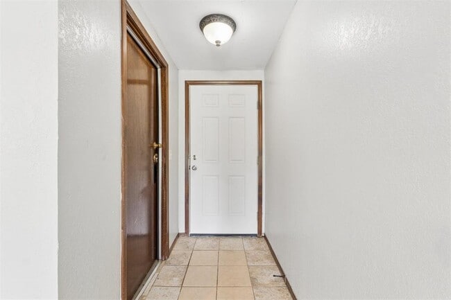 Photo - 2905 SW 82nd St