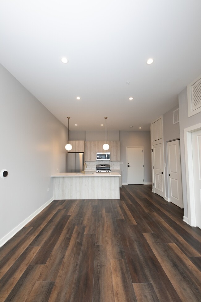 Photo - Brand New Lakeview Apartments