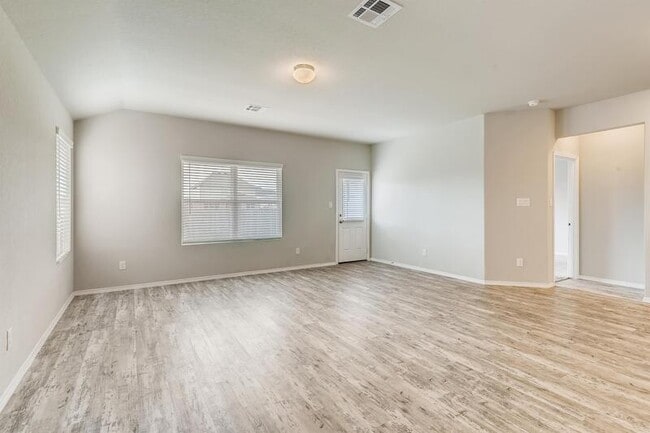 Photo - 7827 Belmont Vly