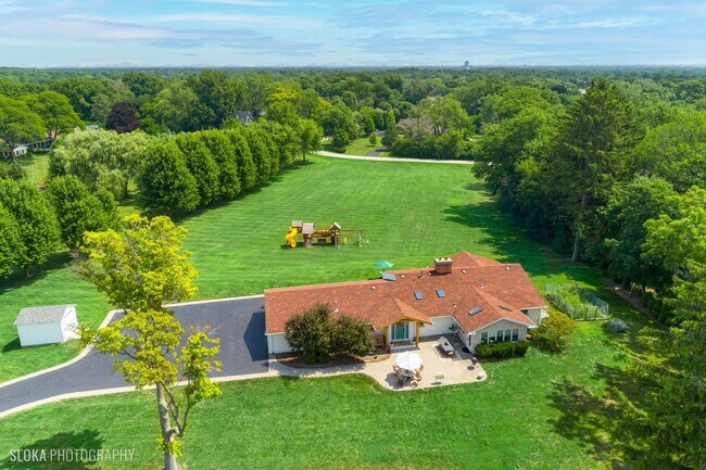 Photo - 831 Ela Rd House
