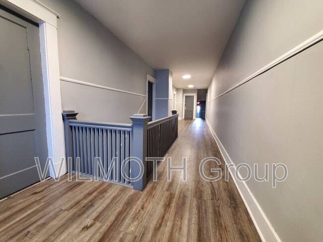 Photo - 129 W Hendricks St Unit 2