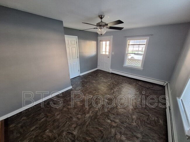 Photo - 114 S Cedar St