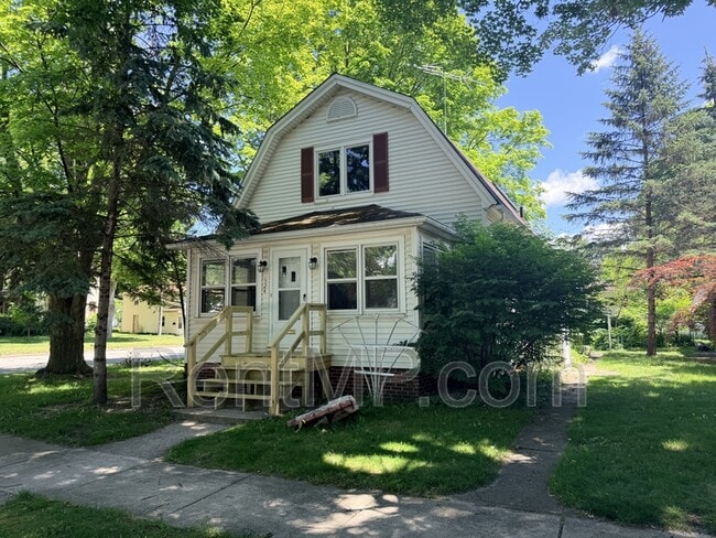 Building Photo - 524 N Kinney Ave