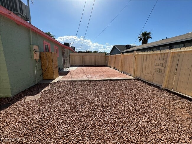 Photo - 400 N 15th St