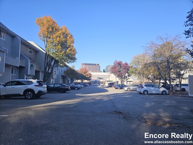 Photo - 146 N Beacon St Unidad B1