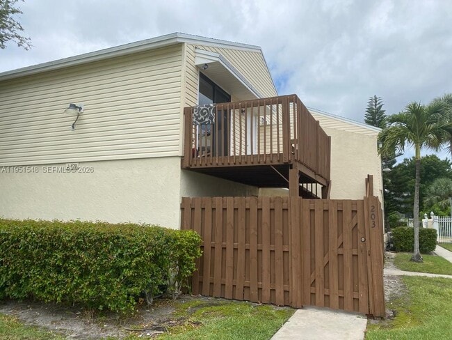 Photo - 629 Executive Center Dr Unit J203