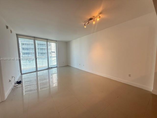 Photo - 475 Brickell Ave Unidad 2411