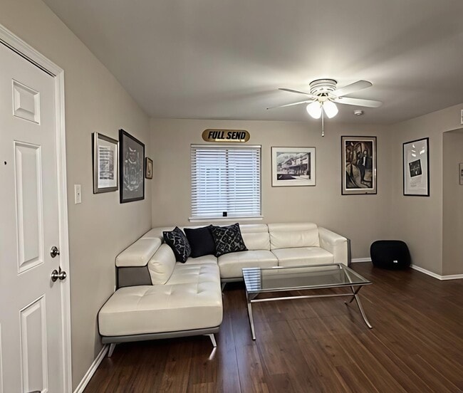 Family/Living Room - 500 Lake Marina Dr Unit 316