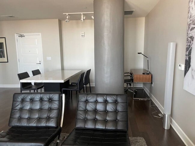 Photo - 256 E Main St Unidad ID1265076P