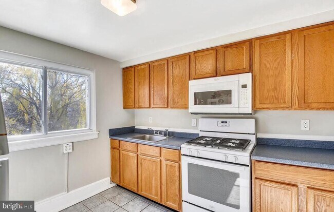 Photo - 746 Thayer Ave Casa