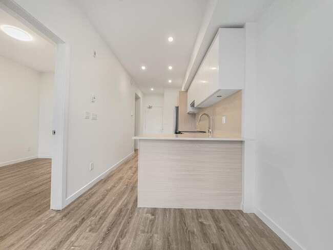 Photo - 10828-1139A 139a St Unit 4xx