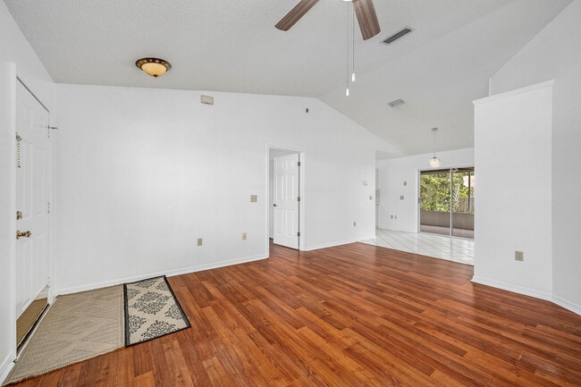 Photo - 7175 Durban Ave