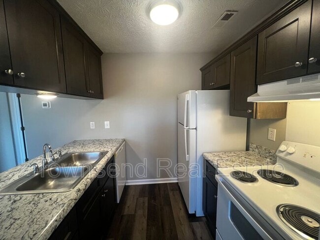Photo - 1409 Ireland Dr