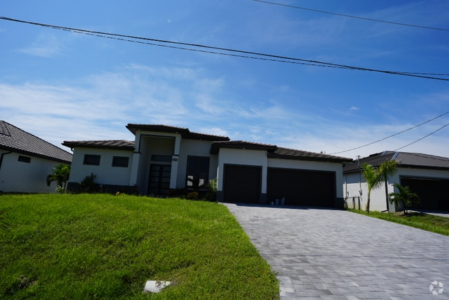 Building Photo - 4200 NW 39th Ln Rental