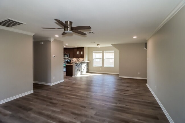 121 Camellia Dr