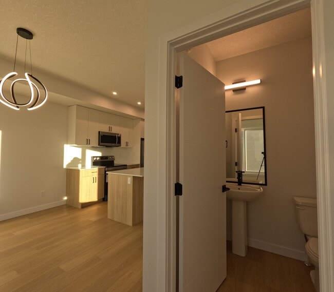 Photo - 18120-18128 28 Ave SW