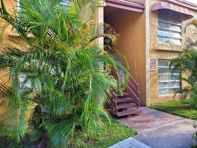 Photo - 4455 Treehouse Ln Unit A