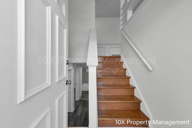 Photo - 907 Higbee Dr N